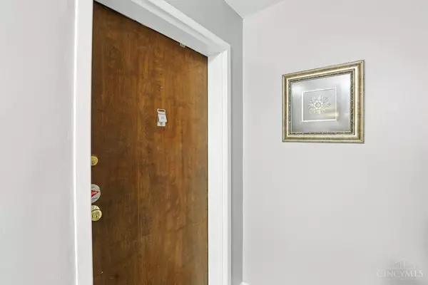 Mariemont, OH 45227,3825 Petoskey Ave #21