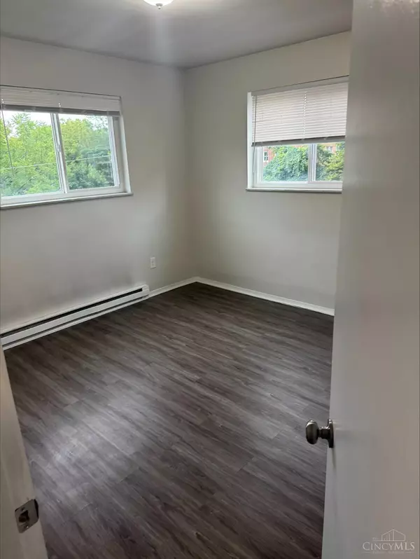 Cincinnati, OH 45229,946 Burton Ave