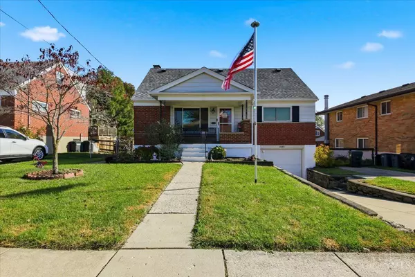 3492 Moonridge Dr, Green Twp, OH 45248