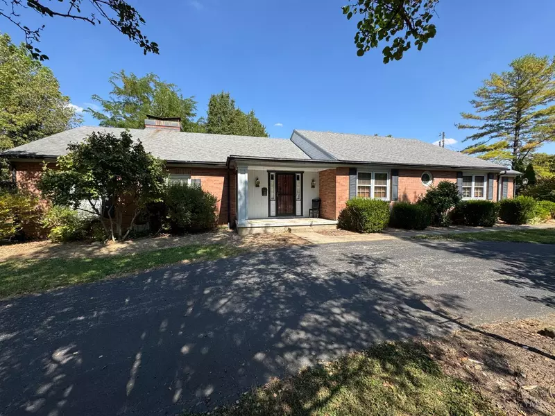 353 Hiatt Ave, Wilmington, OH 45177