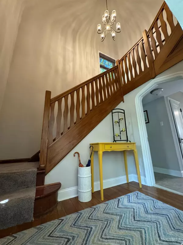 Cincinnati, OH 45229,1104 Sunnyslope Dr