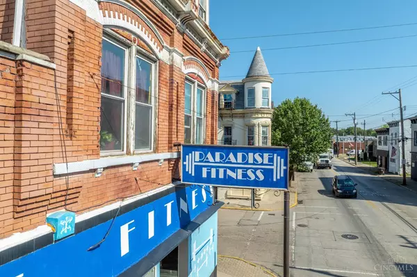 Elmwood Place, OH 45216,6019 Vine St