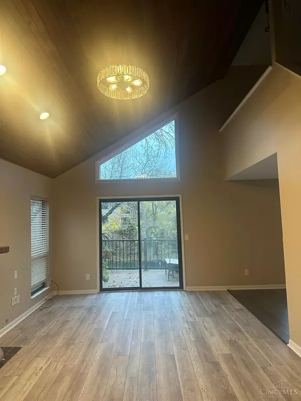 Blue Ash, OH 45242,9462 Hunters Creek Dr