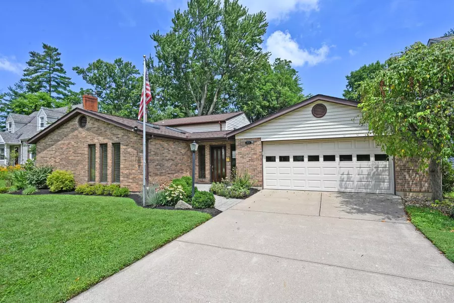 4644 Belleview Ave, Blue Ash, OH 45242