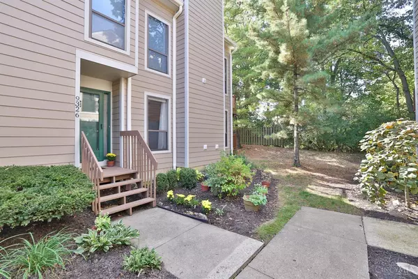 9326 Hunters Creek Dr #1806, Blue Ash, OH 45242