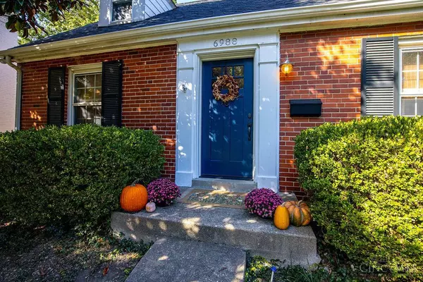 Mariemont, OH 45227,6988 Grace Ave