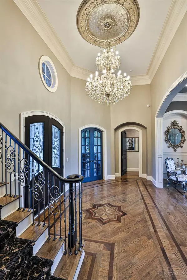 Indian Hill, OH 45242,9020 Whisperinghill Dr