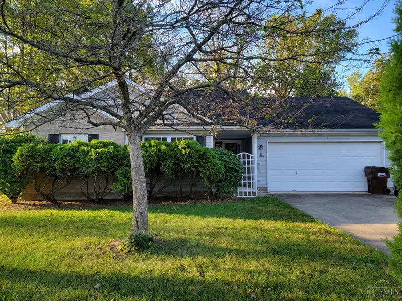 1 Dryhill Ct, Lebanon, OH 45036