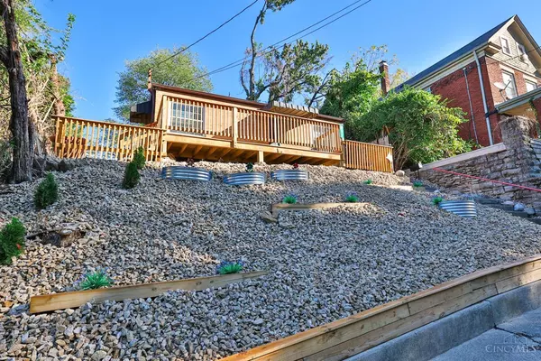 Cincinnati, OH 45219,632 Straight St