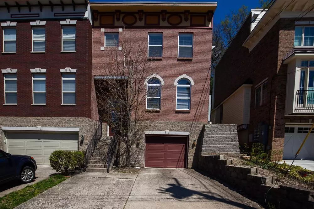 Cincinnati, OH 45226,3220 Linwood Ave