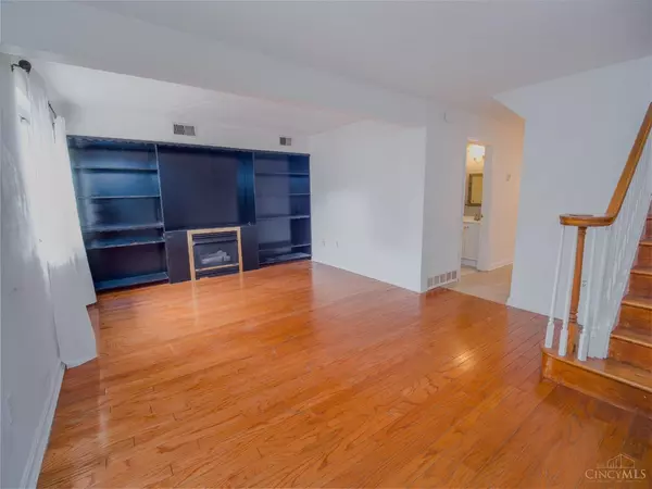 Sycamore Twp, OH 45236,7752 Montgomery Rd #25
