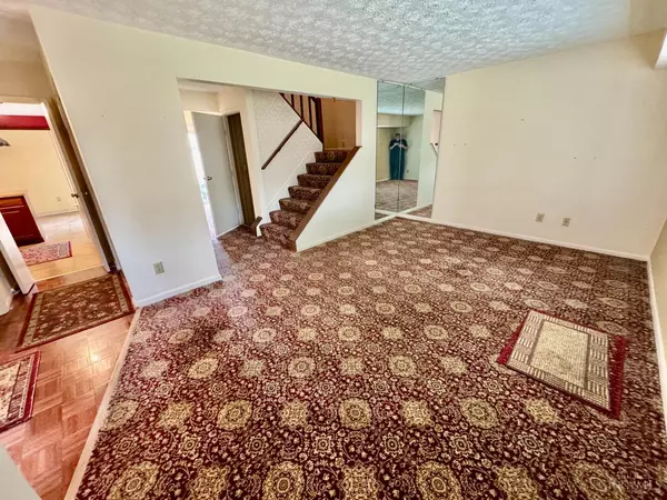 Springdale, OH 45246,18 Oakwood Ct