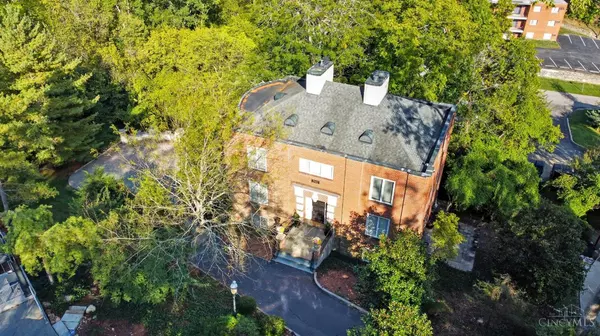 2942 Lower Grandin Rd, Cincinnati, OH 45208