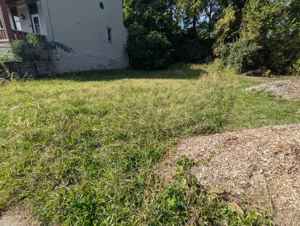 Cincinnati, OH 45205,961 Elberon Ave