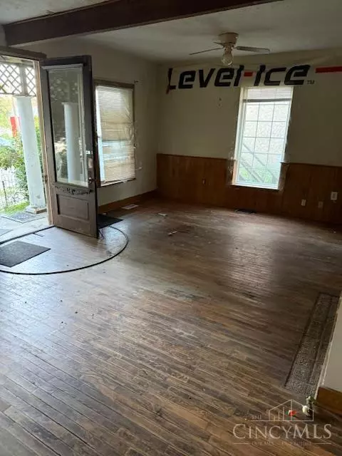 College Corner, OH 45003,4 Main St