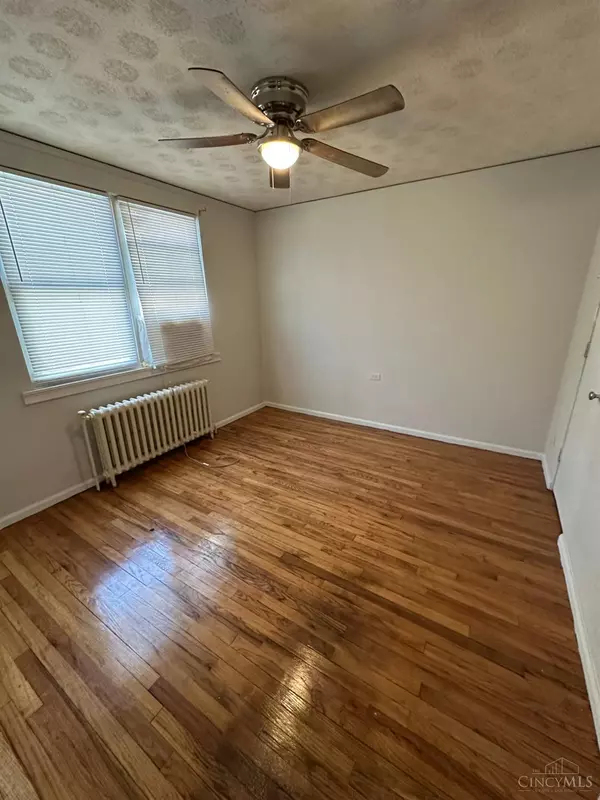 Greenhills, OH 45218,21 Chalmers Ct