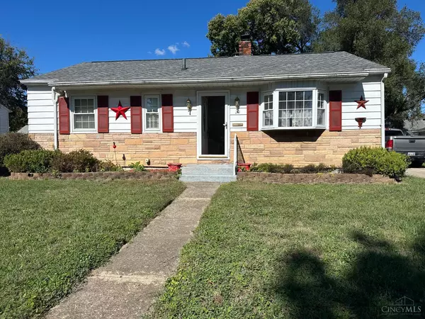 20 Flamingo Dr, St Clair Twp, OH 45013
