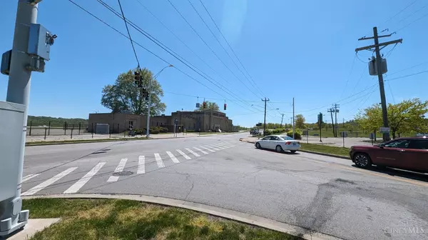 Cincinnati, OH 45226,4242 Airport Rd