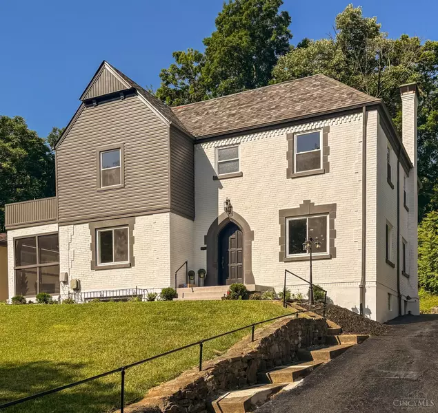 3923 Wess Park Dr, Cincinnati, OH 45217