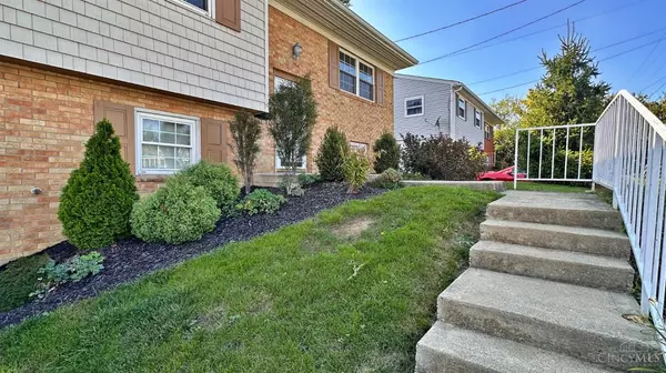 Springdale, OH 45246,829 E Crescentville Rd