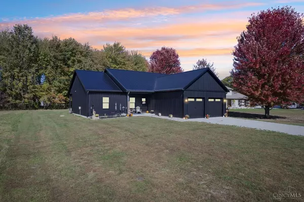 158 Black Hawk Dr, Jackson Twp, OH 45171