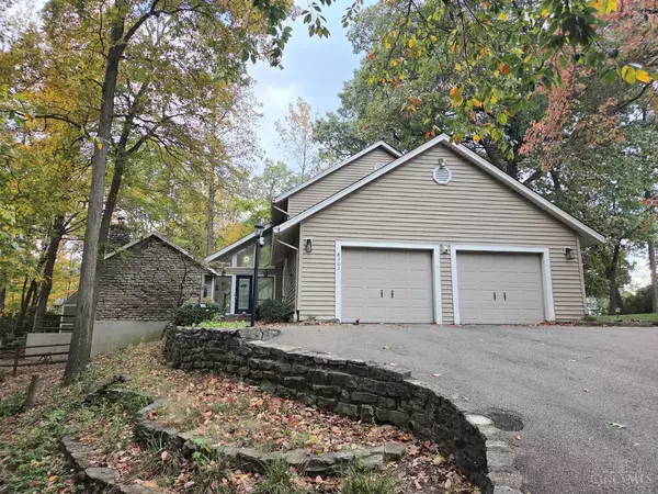8303 Weller Rd, Montgomery, OH 45242