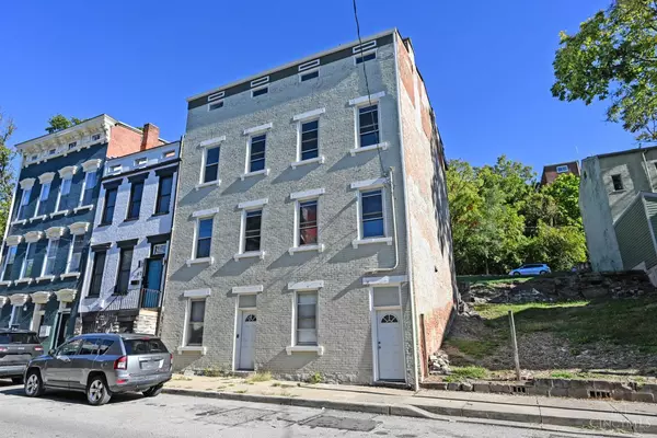 Cincinnati, OH 45202,64 E Clifton Ave