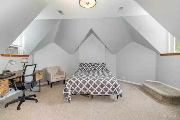 Cincinnati, OH 45219,2323 Ohio Ave