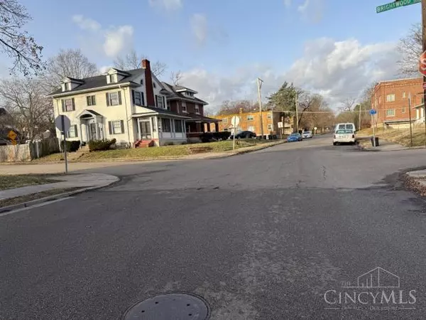 Dayton, OH 45405,104 Five Oaks Ave