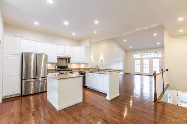 Mason, OH 45040,5873 Falling Brook Dr