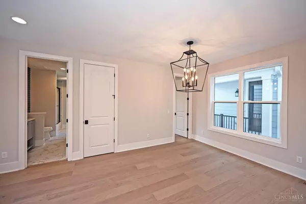 Cincinnati, OH 45209,3725 Drakewood Dr