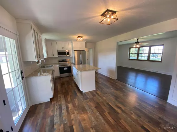 Clearcreek Twp., OH 45036,183 Old 122 Rd