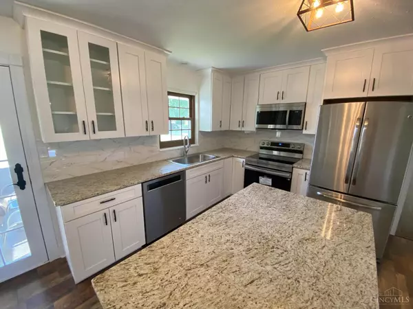 Clearcreek Twp., OH 45036,183 Old 122 Rd