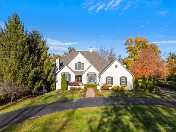 8765 Old Indian Hill Rd, Indian Hill, OH 45243