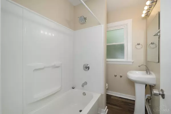 Cincinnati, OH 45217,3762 Vine St