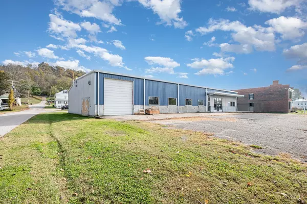 330 N Front St, Ripley, OH 45167