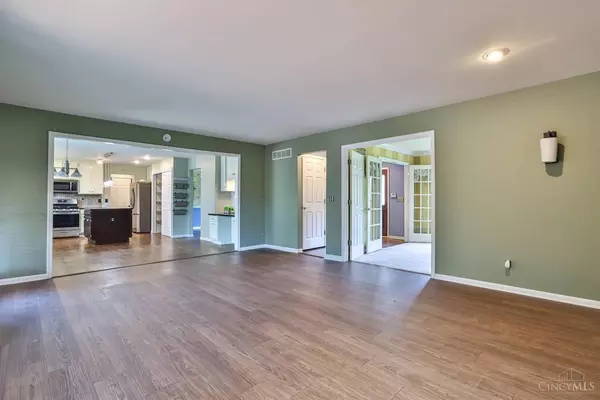 Miami Twp, OH 45052,7927 Surreywood Dr