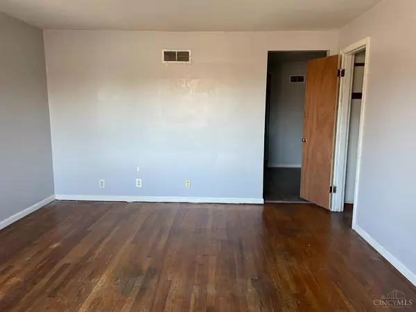 Reading, OH 45215,9496 Reading Rd