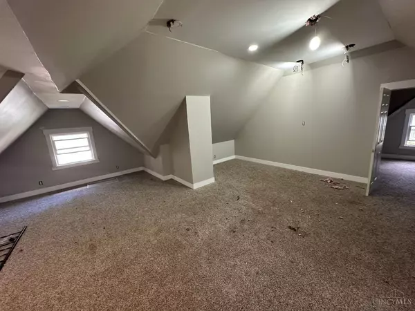 Cincinnati, OH 45205,435 Purcell Ave