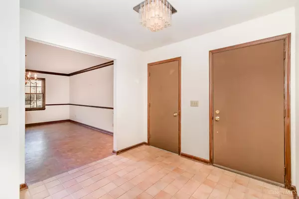 Wyoming, OH 45215,1207 Morts Pass