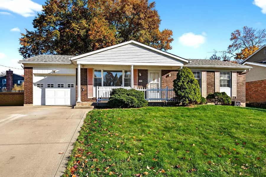 1682 Yellowglen Dr, Anderson Twp, OH 45255