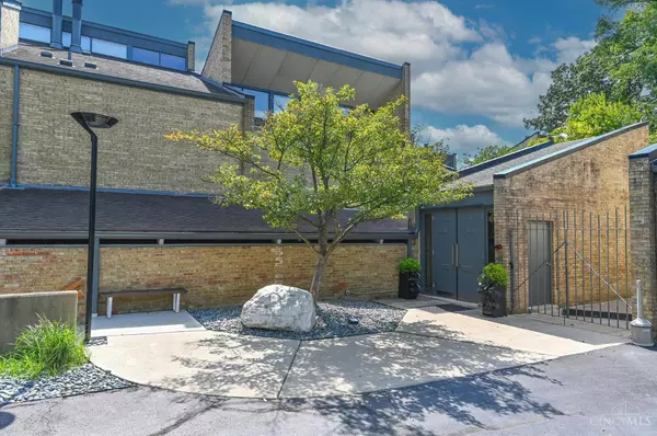 Cincinnati, OH 45206,2019 Calvin Cliff St #10