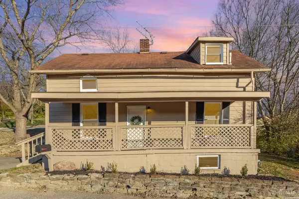 22 Skidmore St, Cleves, OH 45002