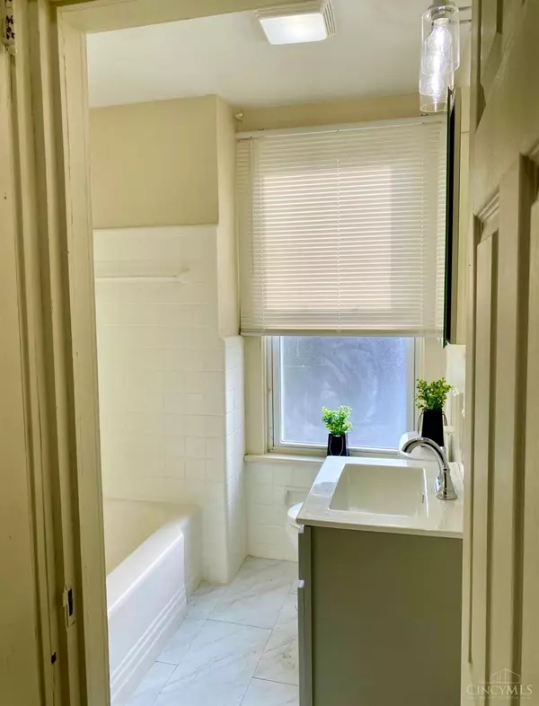 Cincinnati, OH 45237,1216 Regent Ave