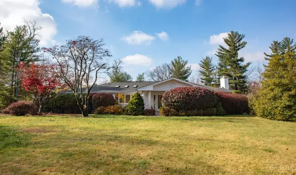 8593 Concord Hills Cir, Sycamore Twp, OH 45243