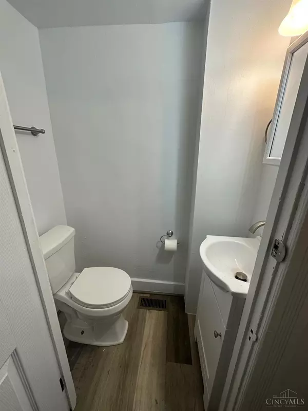 Cincinnati, OH 45217,36 Wuest St