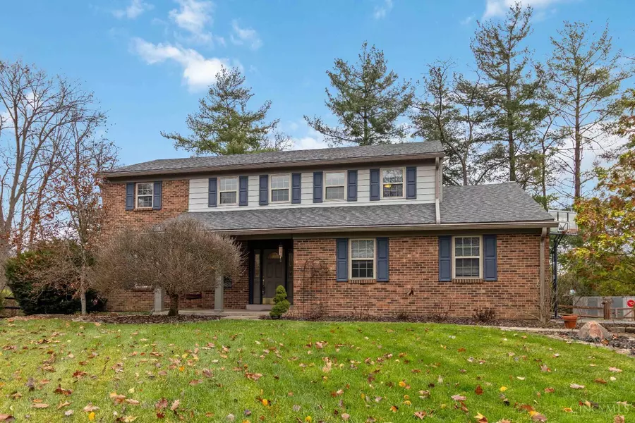 8140 Maxfield Ln, Madeira, OH 45243