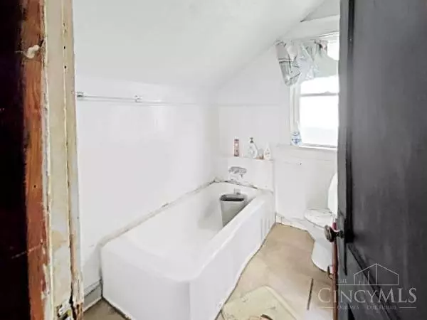 Cincinnati, OH 45205,1705 Wyoming Ave