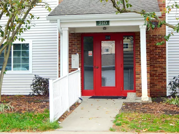 Loveland, OH 45140,210 Carrington Pl #104