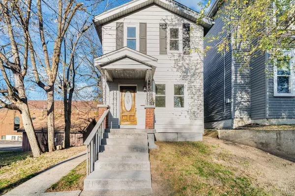 412 Walnut St, Elmwood Place, OH 45216